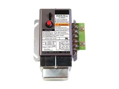 Resideo R8184M1051 V oil burner control
